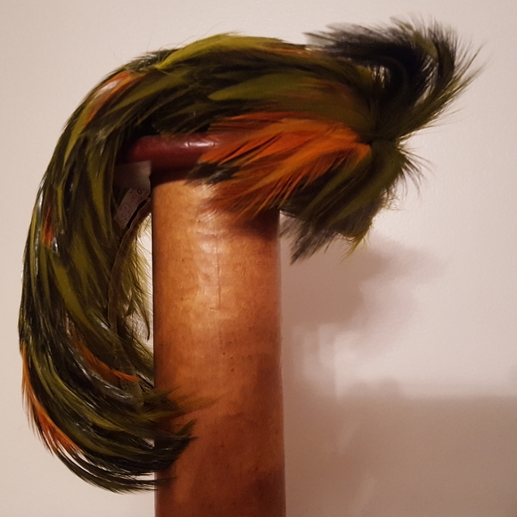 Green and yellow feather fascinator - Picture 2 of 4